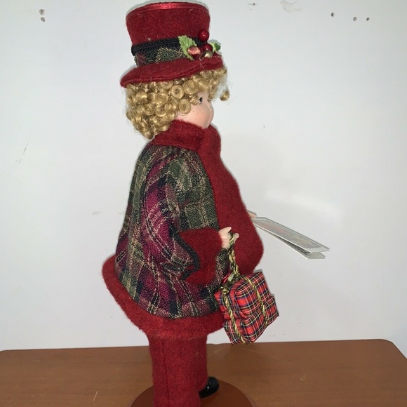 COPY - Vintage Holiday CHRISTMAS CAROLER BOY Child Figure Wood Base Porcelain F…